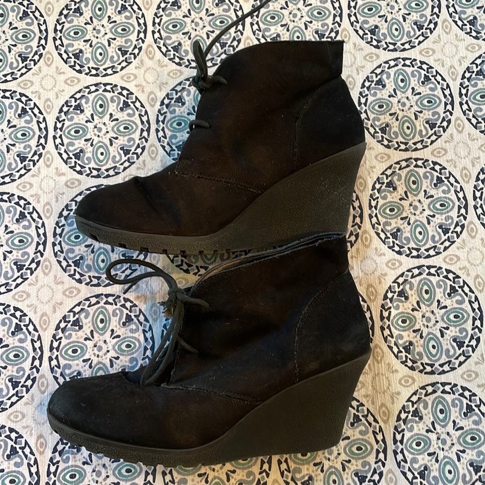 Merona black wedge lace up booties size 9.5